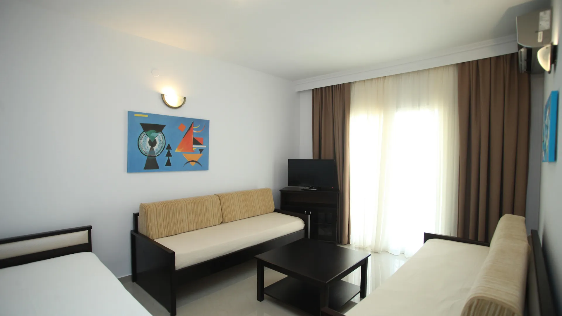 Naias Aparthotel Hanioti