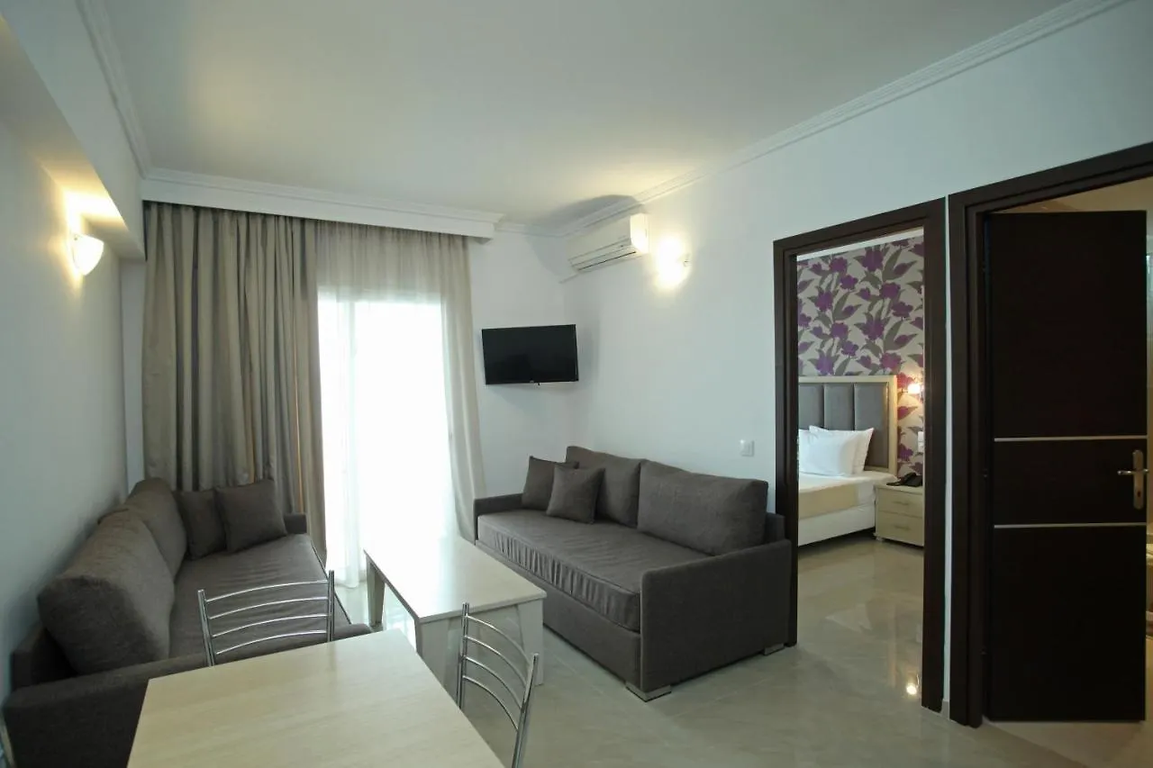 Naias Aparthotel Hanioti