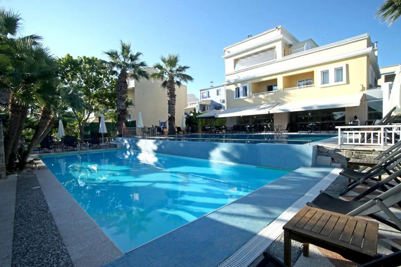 Naias Aparthotel Hanioti