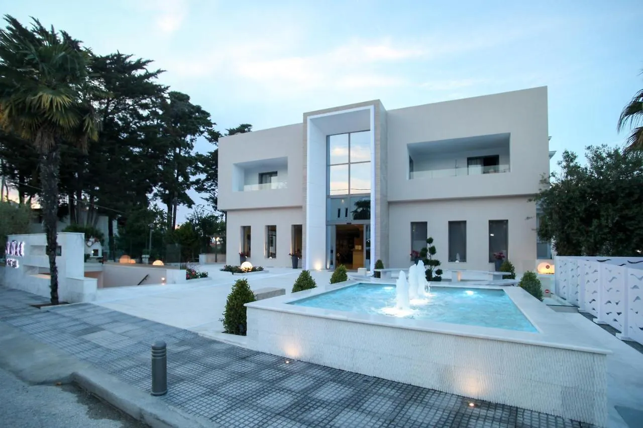 Naias Aparthotel Hanioti